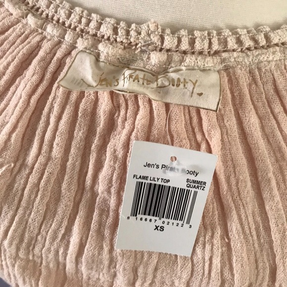 ✨HP✨ Jen’s Pirate Booty Flame Lily Crop Gauze Top - Picture 6 of 12